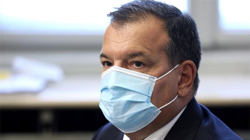 Beroš: U tijeku rasprava o mogućem skraćenju izolacije za zaražene